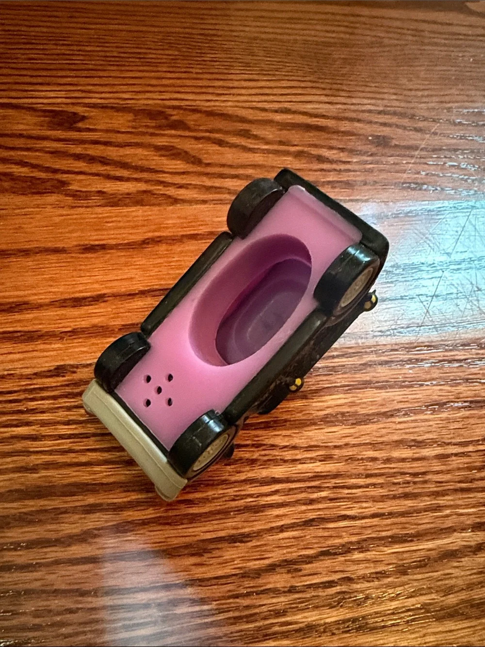 Bath & Body Works Black and Pink Haunted Car Keychain Poc Hand sanitizer holder